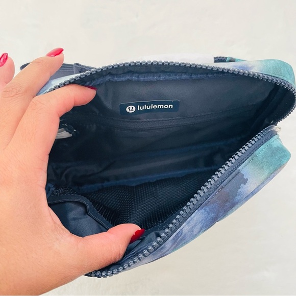 Lululemon Quilted Grid Belt Bag - Picture 8 of 10